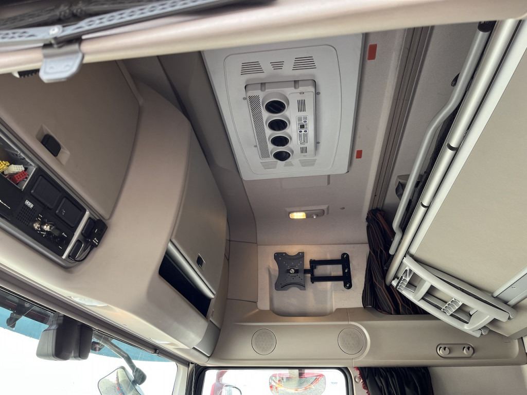 Daf XF 530 4x2 Low Liner Exclusive Line SZM - Tracteur routier: photos 5 Daf XF 530 4x2 Low Liner Exclusive Line SZM - Tracteur routier: photos 5