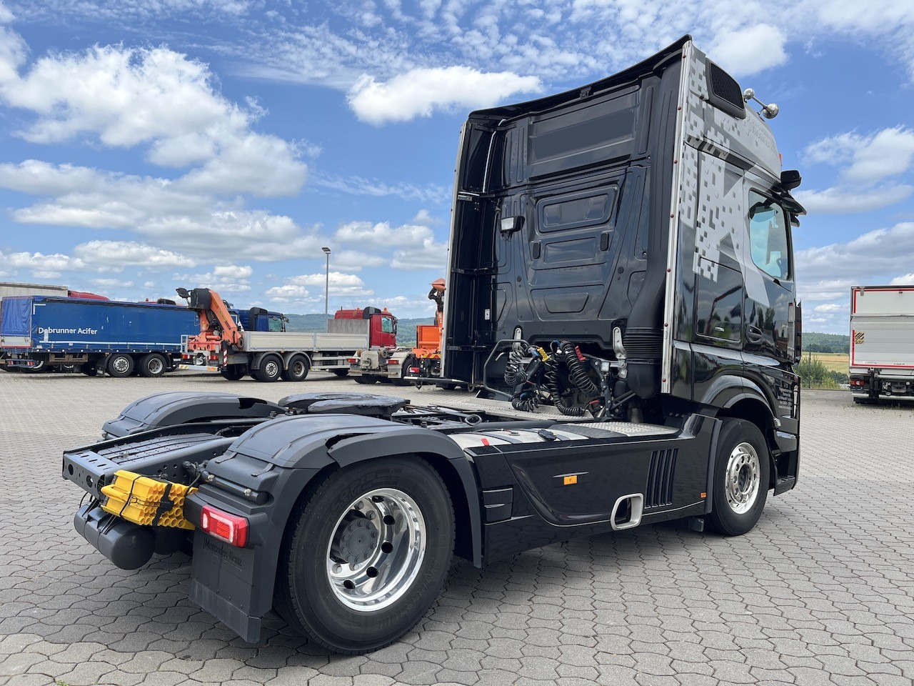 Mercedes-Benz Actros 1853 4x2 Gigaspace Sitzecke StyleLine - Tracteur routier: photos 4 Mercedes-Benz Actros 1853 4x2 Gigaspace Sitzecke StyleLine - Tracteur routier: photos 4