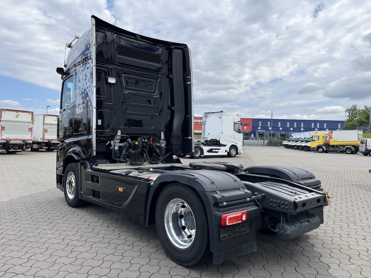 Mercedes-Benz Actros 1853 4x2 Gigaspace Sitzecke StyleLine - Tracteur routier: photos 2 Mercedes-Benz Actros 1853 4x2 Gigaspace Sitzecke StyleLine - Tracteur routier: photos 2