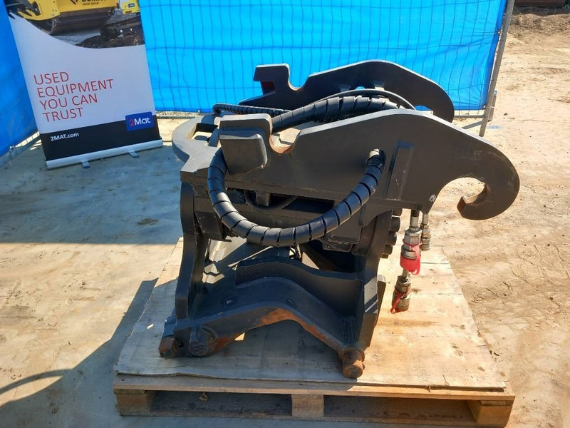 Eurosteel Powertilt 300 - Tiltrotator: photos 3 Eurosteel Powertilt 300 - Tiltrotator: photos 3