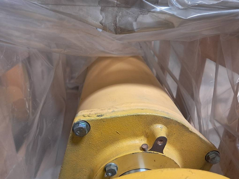 Komatsu D85PX-18 -SPRING ASSY - 154-30-00281 - Frame/ Châssis pour Engins de chantier: photos 5 Komatsu D85PX-18 -SPRING ASSY - 154-30-00281 - Frame/ Châssis pour Engins de chantier: photos 5