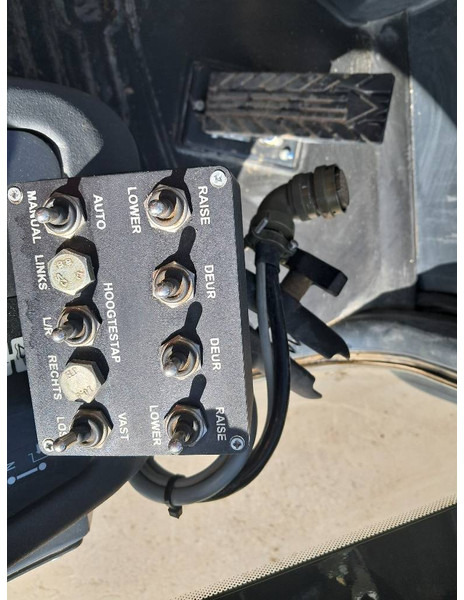 Komatsu WA100M-8 - Chargeuse sur pneus: photos 5 Komatsu WA100M-8 - Chargeuse sur pneus: photos 5