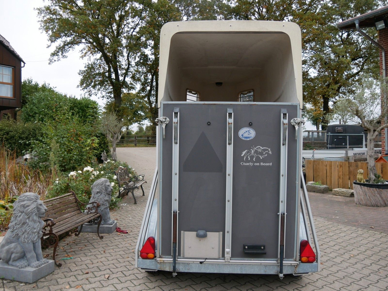 Blomert 1,5 Pferde Holz Poly - Remorque bétaillère: photos 2 Blomert 1,5 Pferde Holz Poly - Remorque bétaillère: photos 2