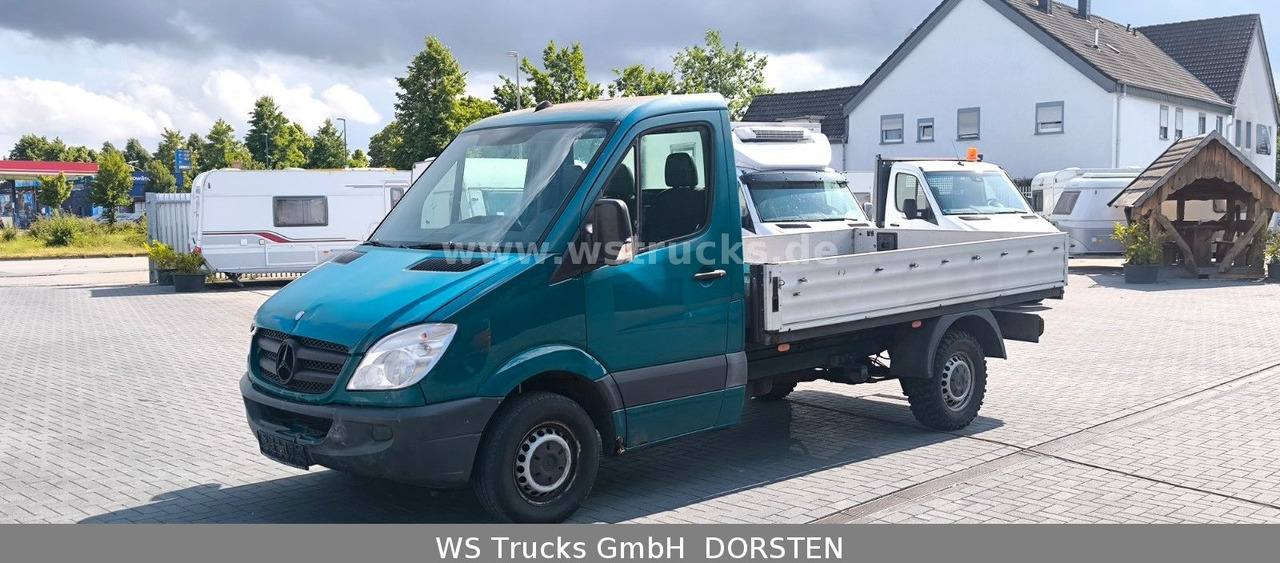 Mercedes-Benz Sprinter II Pritsche215 CDI - Utilitaire plateau: photos 1 Mercedes-Benz Sprinter II Pritsche215 CDI - Utilitaire plateau: photos 1