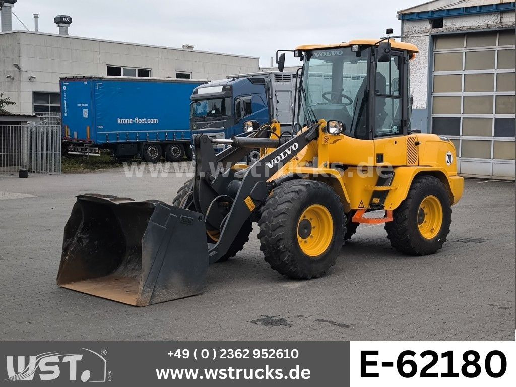 Volvo Radlader L 35 G - Chargeuse sur pneus: photos 1 Volvo Radlader L 35 G - Chargeuse sur pneus: photos 1