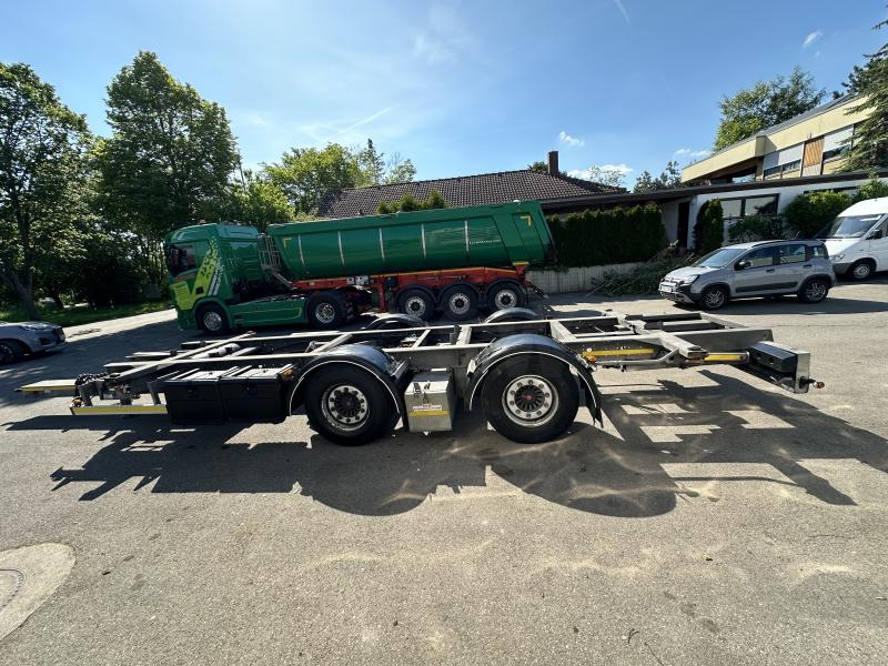 H&W 4 x Tandem Lafette MEGA verzinkt Mitnahmestapl. 7. 3 x Tandem Lafette MEGA verzinkt Mitnahmestapl. 7.82 m - Remorque porte-conteneur/ Caisse mobile: photos 1 H&W 4 x Tandem Lafette MEGA verzinkt Mitnahmestapl. 7. 3 x Tandem Lafette MEGA verzinkt Mitnahmestapl. 7.82 m - Remorque porte-conteneur/ Caisse mobile: photos 1