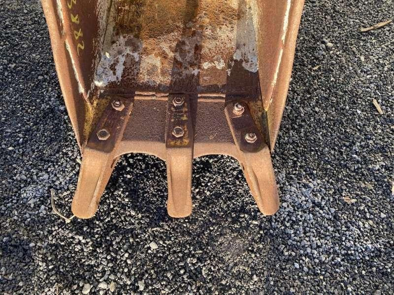 CATERPILLAR 420mm - Godet pour pelle: photos 2 CATERPILLAR 420mm - Godet pour pelle: photos 2