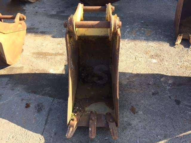 CATERPILLAR 430mm - type tractopelle - Godet pour pelle: photos 3 CATERPILLAR 430mm - type tractopelle - Godet pour pelle: photos 3