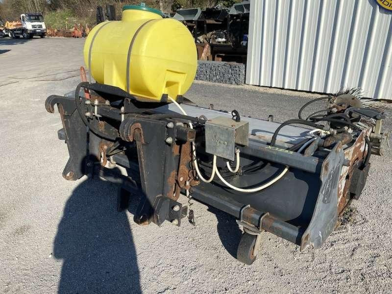 EMILY 2900mm - Attache Chargeurs CATERPILLAR / VOLVO - Brosse: photos 3 EMILY 2900mm - Attache Chargeurs CATERPILLAR / VOLVO - Brosse: photos 3