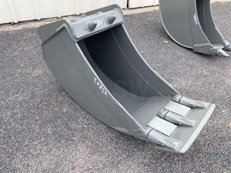 MECALAC 450mm - Series 8 / 10 / 11 et 12 - Godet pour pelle: photos 1 MECALAC 450mm - Series 8 / 10 / 11 et 12 - Godet pour pelle: photos 1