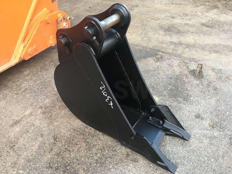 STRICKLAND 230mm - Axes 35mm - Godet pour pelle: photos 1 STRICKLAND 230mm - Axes 35mm - Godet pour pelle: photos 1