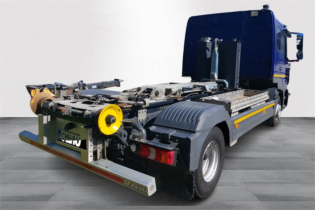 Mercedes-Benz ATEGO 1024 Koukkulaite - Camion ampliroll: photos 3 Mercedes-Benz ATEGO 1024 Koukkulaite - Camion ampliroll: photos 3