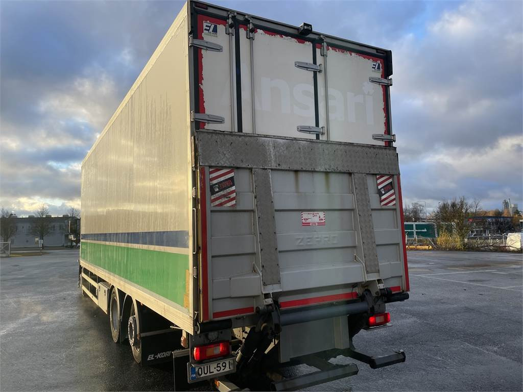Volvo FM 330 - Camion isothermique: photos 5 Volvo FM 330 - Camion isothermique: photos 5