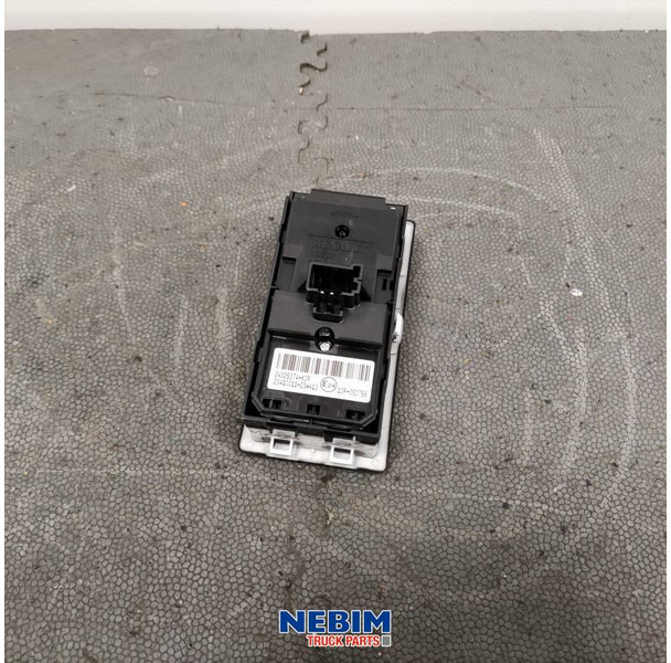 Renault Renault - 7424325374 - bedieningspaneel bestuurdersportier - Pièces de rechange pour Camion: photos 2 Renault Renault - 7424325374 - bedieningspaneel bestuurdersportier - Pièces de rechange pour Camion: photos 2