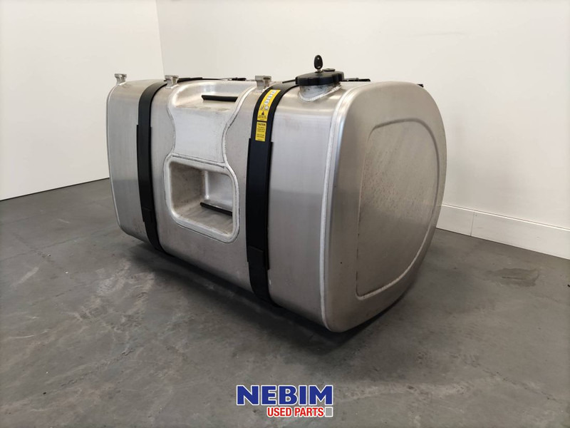Volvo Volvo - 21335677 - Brandstoftank 480L 120x70x71cm - Pièces de rechange pour Camion: photos 2 Volvo Volvo - 21335677 - Brandstoftank 480L 120x70x71cm - Pièces de rechange pour Camion: photos 2