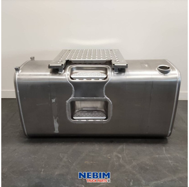 Volvo Volvo - 21335679 - Brandstoftank 550L 140x70x71cm - Pièces de rechange pour Camion: photos 1 Volvo Volvo - 21335679 - Brandstoftank 550L 140x70x71cm - Pièces de rechange pour Camion: photos 1