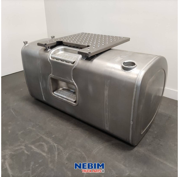 Volvo Volvo - 21335679 - Brandstoftank 550L 140x70x71cm - Pièces de rechange pour Camion: photos 2 Volvo Volvo - 21335679 - Brandstoftank 550L 140x70x71cm - Pièces de rechange pour Camion: photos 2