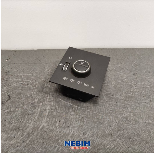 Volvo Volvo - 22157727 - Schakelaarpaneel FM4 - Pièces de rechange pour Camion: photos 1 Volvo Volvo - 22157727 - Schakelaarpaneel FM4 - Pièces de rechange pour Camion: photos 1