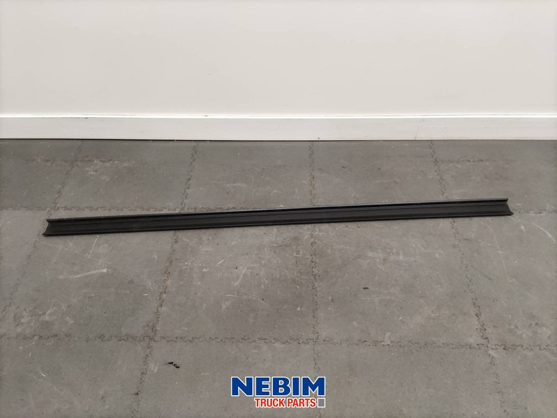 Volvo Volvo - 82639126 - Flap boven links 169cm - Pièces de rechange pour Camion: photos 2 Volvo Volvo - 82639126 - Flap boven links 169cm - Pièces de rechange pour Camion: photos 2