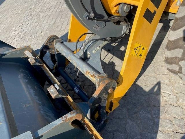 Chargeuse sur pneus Liebherr L 504 Compact MIETE / RENTAL (12001791): photos 10