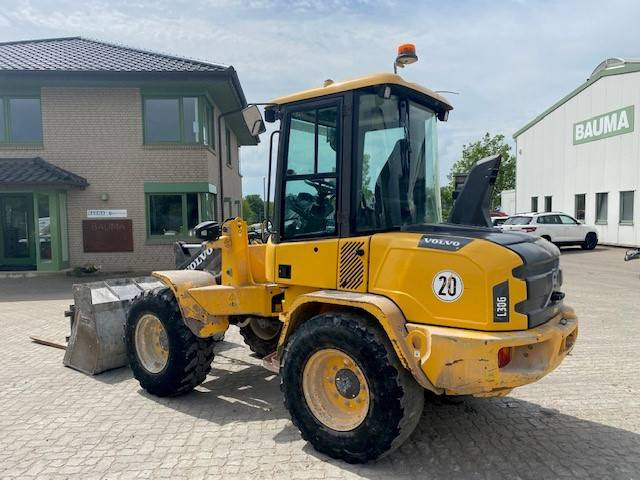 Volvo L 30 G (12002131) - Chargeuse sur pneus: photos 2 Volvo L 30 G (12002131) - Chargeuse sur pneus: photos 2