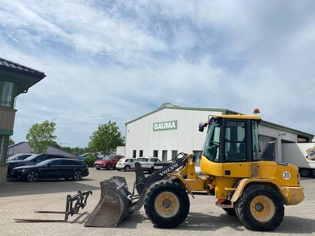 Volvo L 30 G (12002131) - Chargeuse sur pneus: photos 1 Volvo L 30 G (12002131) - Chargeuse sur pneus: photos 1