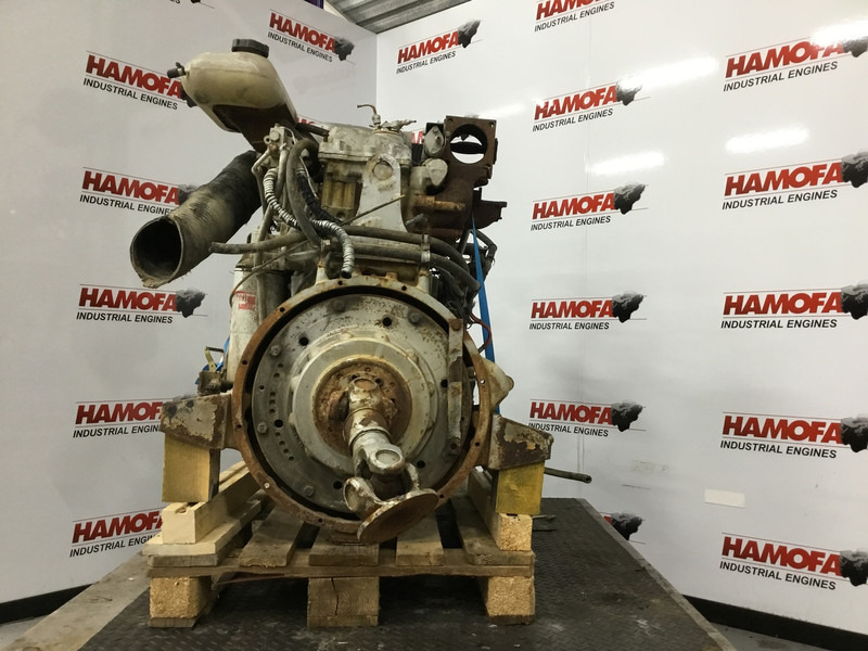 Komatsu S6D125-1 USED - Moteur: photos 3 Komatsu S6D125-1 USED - Moteur: photos 3