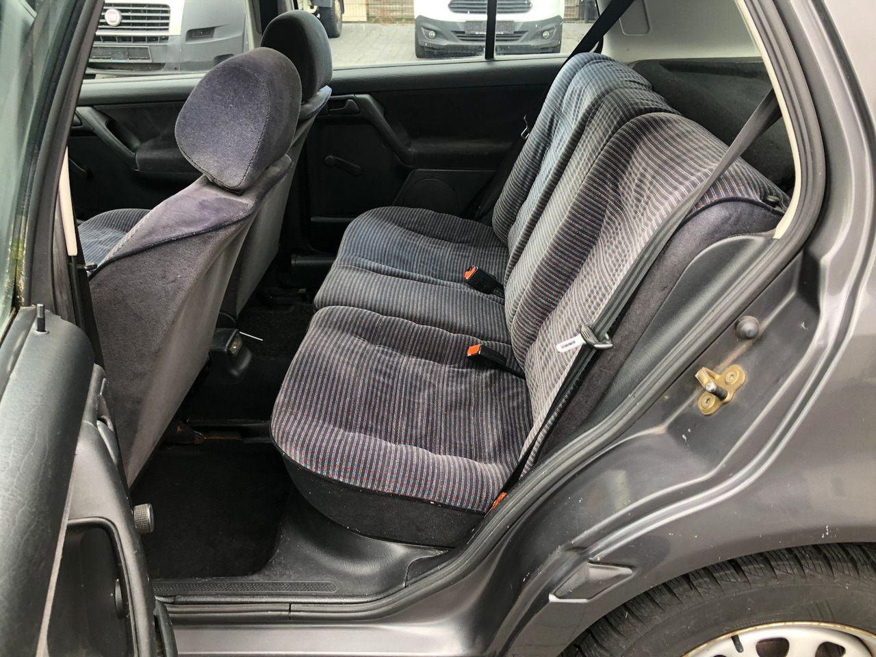 Berline Volkswagen Golf 1.8 GL Klima: photos 14