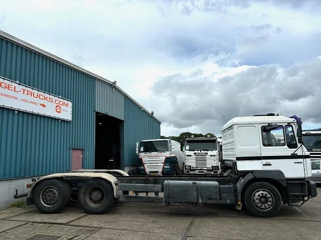 MAN 26.414 FNL-T (6-CILINDERHEADS) 6x4 CHASSIS (EURO 2 / ZF16 MANUAL GEARBOX / REDUCTION AXLES) - Châssis cabine: photos 4 MAN 26.414 FNL-T (6-CILINDERHEADS) 6x4 CHASSIS (EURO 2 / ZF16 MANUAL GEARBOX / REDUCTION AXLES) - Châssis cabine: photos 4