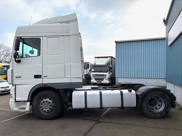 DAF XF 105.460 ATE SPACECAB 4x2 ONLY 835.500 KM (ZF-MANUAL GEARBOX / ZF-INTARDER / AIRCONDITIONING / EURO 5) - Tracteur routier: photos 4 DAF XF 105.460 ATE SPACECAB 4x2 ONLY 835.500 KM (ZF-MANUAL GEARBOX / ZF-INTARDER / AIRCONDITIONING / EURO 5) - Tracteur routier: photos 4