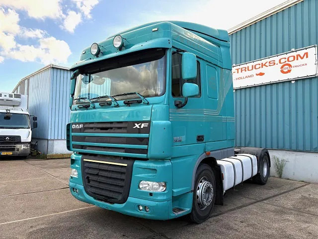 DAF XF 105.460 SPACECAB (EURO 5 / ZF16 MANUAL GEARBOX / P.T.O. / AIRCONDITIONING / FRIDGE UNDER BED / ETC.) - Tracteur routier: photos 1 DAF XF 105.460 SPACECAB (EURO 5 / ZF16 MANUAL GEARBOX / P.T.O. / AIRCONDITIONING / FRIDGE UNDER BED / ETC.) - Tracteur routier: photos 1