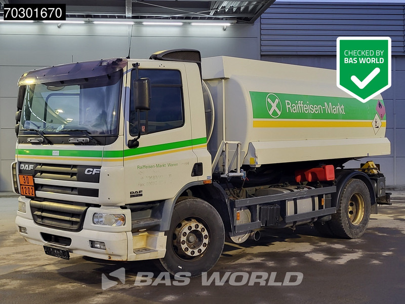 DAF CF75.310 4X2 13500 Lohr tanker 2 compartments ADR Manual Euro 3 - Camion citerne: photos 1 DAF CF75.310 4X2 13500 Lohr tanker 2 compartments ADR Manual Euro 3 - Camion citerne: photos 1