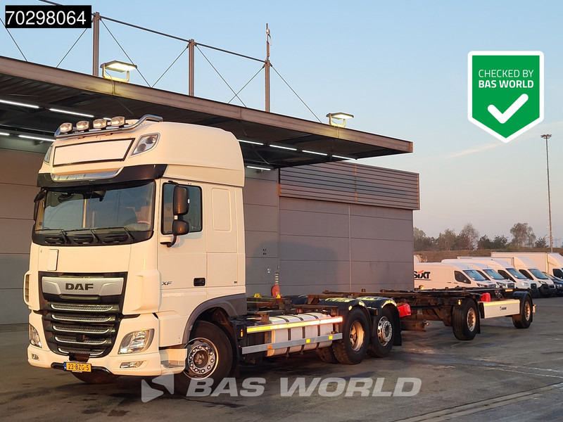 DAF XF 450 XF 6X2 NL-Truck Combi Retarder 2xTanks Lift-axle Standairco ACC Euro 6 - Camion porte-conteneur/ Caisse mobile: photos 1 DAF XF 450 XF 6X2 NL-Truck Combi Retarder 2xTanks Lift-axle Standairco ACC Euro 6 - Camion porte-conteneur/ Caisse mobile: photos 1