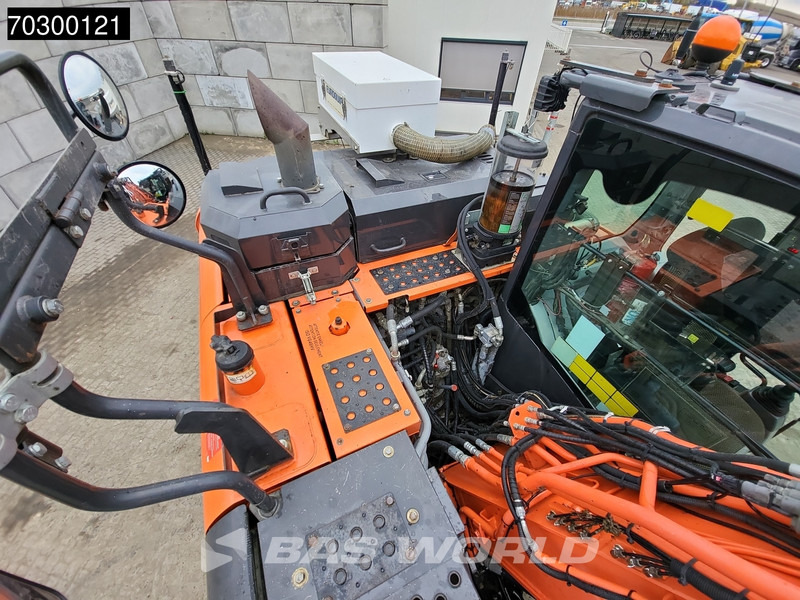 Pelle sur pneus Hitachi ZX140W -6: photos 15 Pelle sur pneus Hitachi ZX140W -6: photos 15