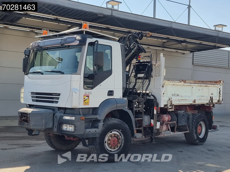 Camion benne, Camion grue Iveco Trakker 310 4X4 Atlas 145.2-A2 Kran Crane 4x4 Big axle 6m3 3 sided tipper Euro 4: photos 14 Camion benne, Camion grue Iveco Trakker 310 4X4 Atlas 145.2-A2 Kran Crane 4x4 Big axle 6m3 3 sided tipper Euro 4: photos 14