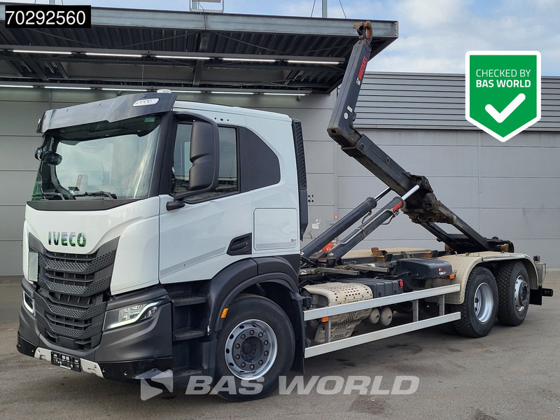 Iveco X-Way 460 6X2 Retarder HIAB 21S59 Lift+Steering-Axle Navi Automatic ACC Euro 6 - Camion ampliroll: photos 1 Iveco X-Way 460 6X2 Retarder HIAB 21S59 Lift+Steering-Axle Navi Automatic ACC Euro 6 - Camion ampliroll: photos 1