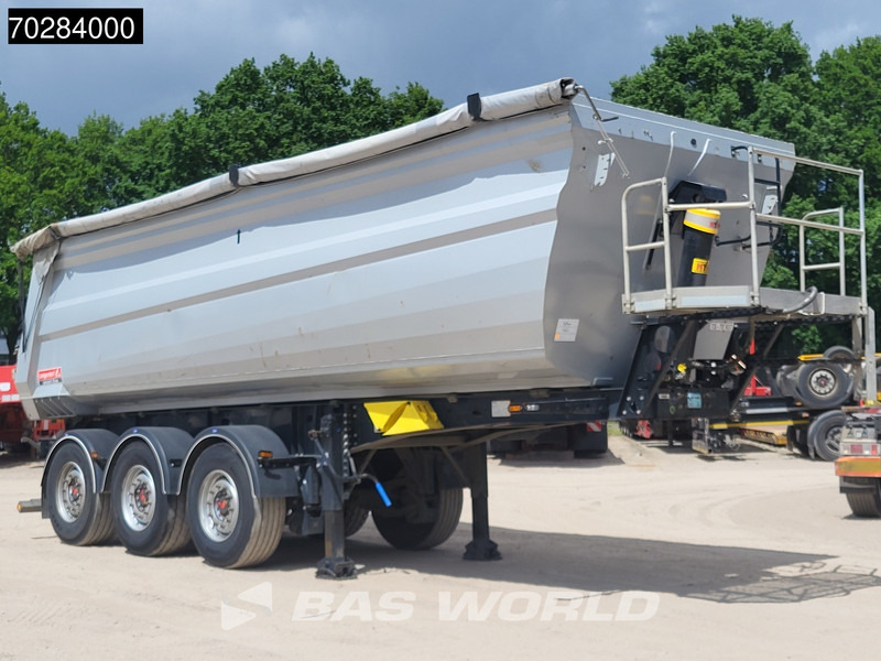 Langendorf NW3 3 axles Steel Tipper Liftachse - Semi-remorque benne: photos 5 Langendorf NW3 3 axles Steel Tipper Liftachse - Semi-remorque benne: photos 5