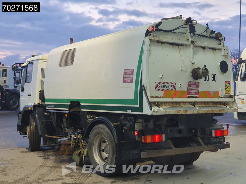 MAN LE 15.250 4X2 Eurovoirie Sweeper Manual Steelsuspension Euro 3 - Balayeuse de voirie: photos 2 MAN LE 15.250 4X2 Eurovoirie Sweeper Manual Steelsuspension Euro 3 - Balayeuse de voirie: photos 2