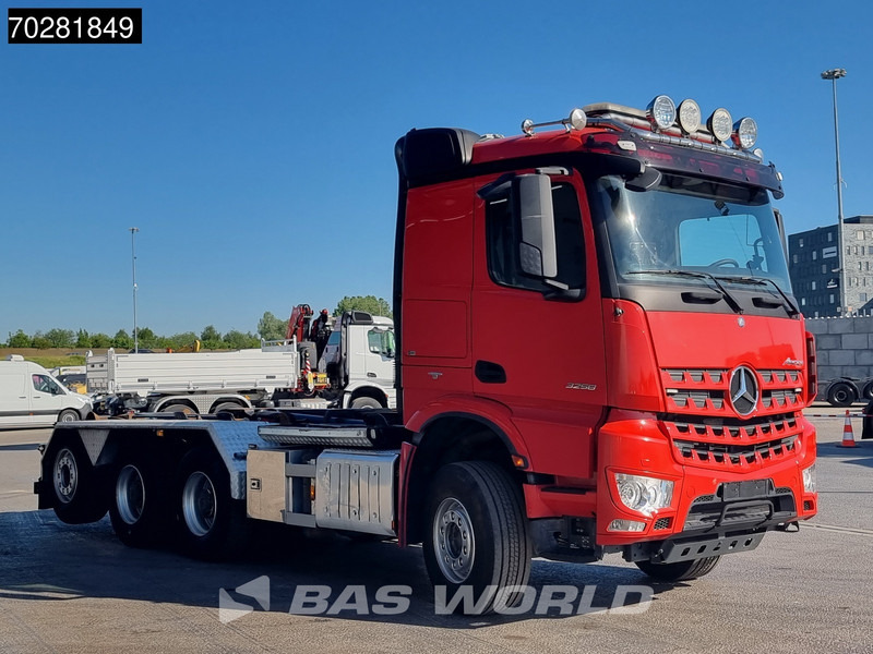 Mercedes-Benz Arocs 3258 8X4 24t Hiab XR24SL5924 Retarder Big-Axle Lift-Lenkachse Euro 6 - Camion ampliroll: photos 3 Mercedes-Benz Arocs 3258 8X4 24t Hiab XR24SL5924 Retarder Big-Axle Lift-Lenkachse Euro 6 - Camion ampliroll: photos 3