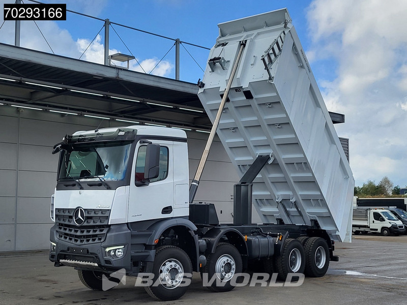 Mercedes-Benz Arocs 4245 8X4 New! 22m3 Meiller Kipper Big-Axle Steelsuspension Manual Euro 3 - Camion benne: photos 2 Mercedes-Benz Arocs 4245 8X4 New! 22m3 Meiller Kipper Big-Axle Steelsuspension Manual Euro 3 - Camion benne: photos 2