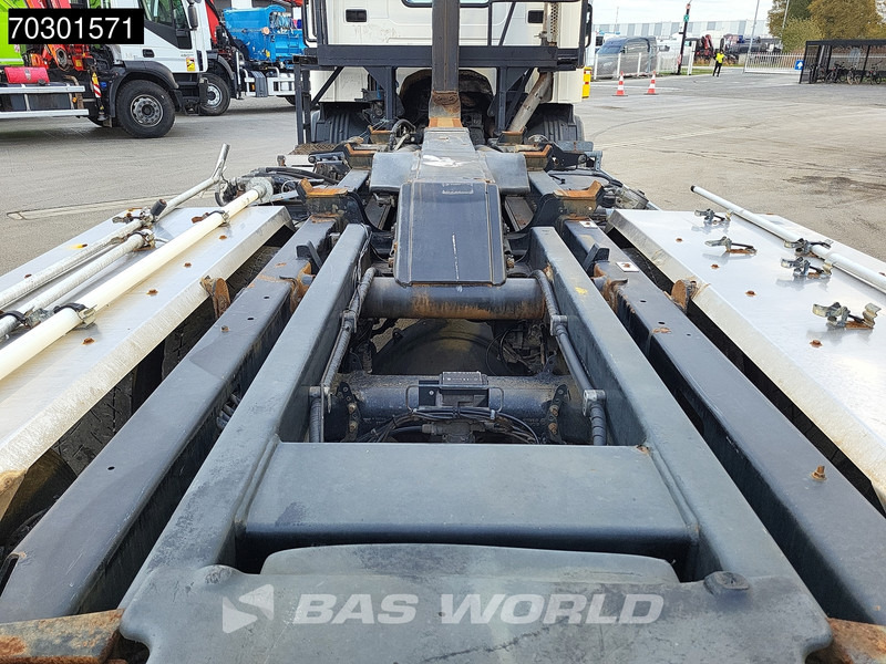 Scania P400 6X2 20 tons HIAB containersystem Retarder Automatic Lift+steering Euro 5 - Camion ampliroll: photos 5 Scania P400 6X2 20 tons HIAB containersystem Retarder Automatic Lift+steering Euro 5 - Camion ampliroll: photos 5