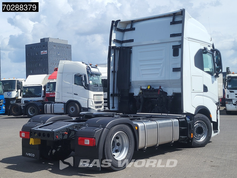 Iveco S-Way 580 4X2 NEW! 2x Tanks ACC Standklima - Tracteur routier: photos 5 Iveco S-Way 580 4X2 NEW! 2x Tanks ACC Standklima - Tracteur routier: photos 5