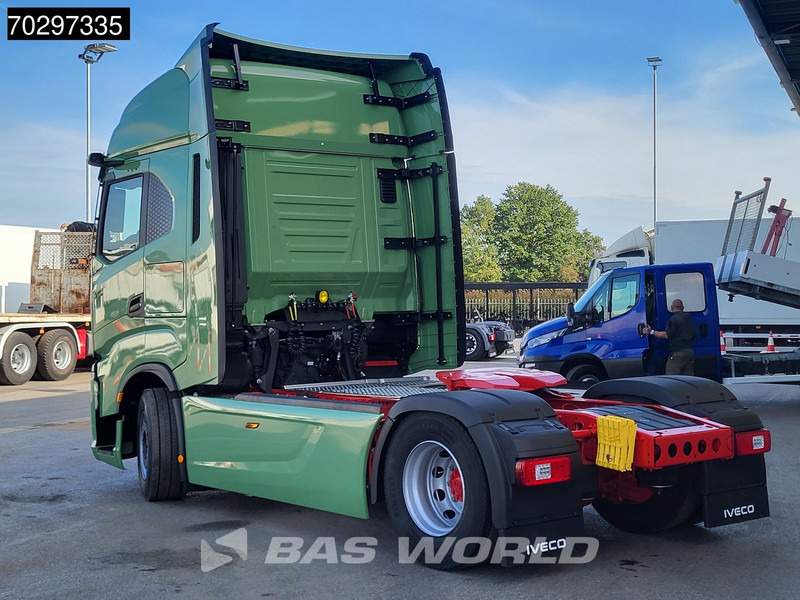 Iveco S-Way 580 4X2 NEW! DynamicSteering Standklima Navi ACC LED Euro 6 - Tracteur routier: photos 2 Iveco S-Way 580 4X2 NEW! DynamicSteering Standklima Navi ACC LED Euro 6 - Tracteur routier: photos 2