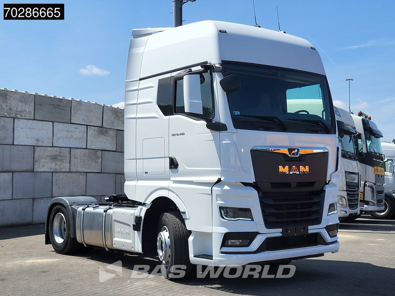MAN TGX 18.480 4X2 NEW! GX LED 2x Tanks Standklima ACC Euro 6 - Tracteur routier: photos 3 MAN TGX 18.480 4X2 NEW! GX LED 2x Tanks Standklima ACC Euro 6 - Tracteur routier: photos 3