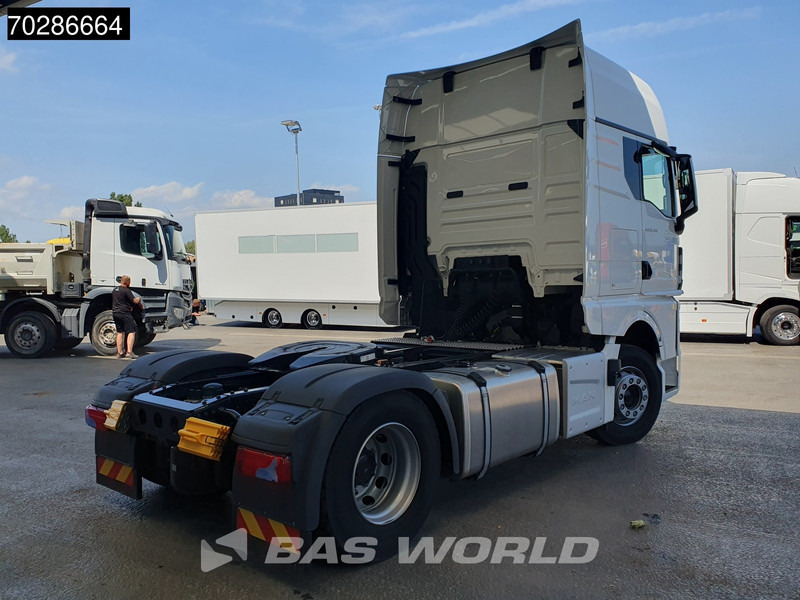 MAN TGX 18.480 4X2 NEW! GX LED 2x Tanks Standklima ACC Euro 6 - Tracteur routier: photos 5 MAN TGX 18.480 4X2 NEW! GX LED 2x Tanks Standklima ACC Euro 6 - Tracteur routier: photos 5