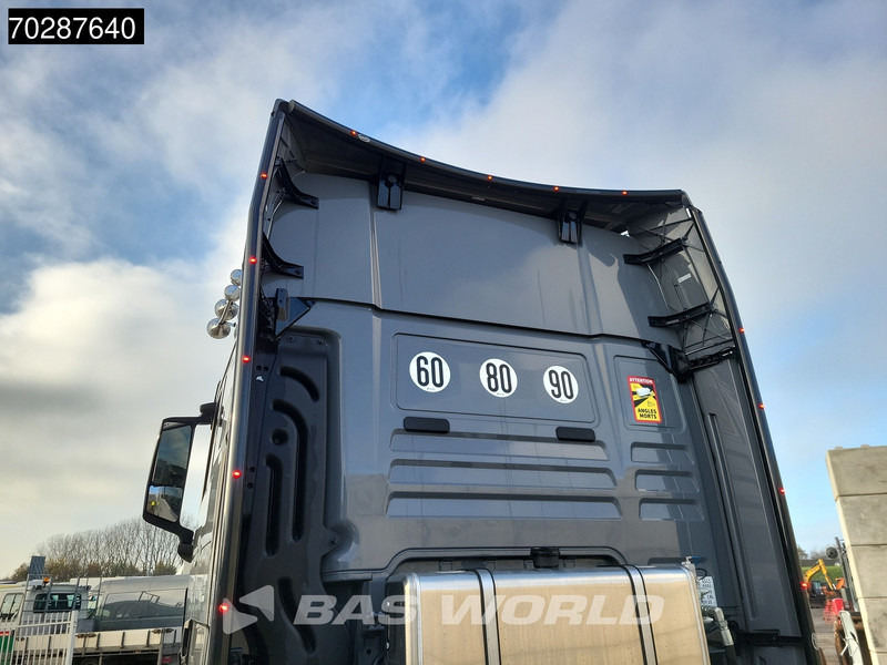 MAN TGX 18.520 4X2 Individual Lion S! New Hydrauliks GX Retarder Full-Air 2x Tanks Navi LED ACC Euro 6 - Tracteur routier: photos 5 MAN TGX 18.520 4X2 Individual Lion S! New Hydrauliks GX Retarder Full-Air 2x Tanks Navi LED ACC Euro 6 - Tracteur routier: photos 5