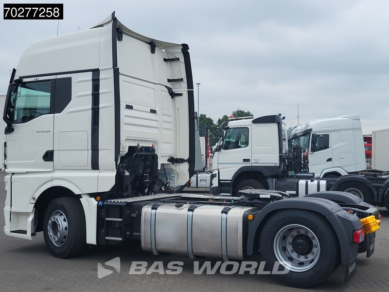 MAN TGX 18.520 4X2 NEW! GX Retarder 2x Tanks Standklima ACC - Tracteur routier: photos 2 MAN TGX 18.520 4X2 NEW! GX Retarder 2x Tanks Standklima ACC - Tracteur routier: photos 2