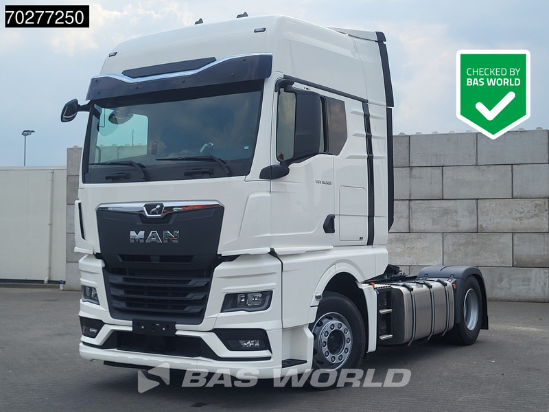 MAN TGX 18.520 4X2 NEW! GX Retarder 2x Tanks Standklima ACC - Tracteur routier: photos 1 MAN TGX 18.520 4X2 NEW! GX Retarder 2x Tanks Standklima ACC - Tracteur routier: photos 1