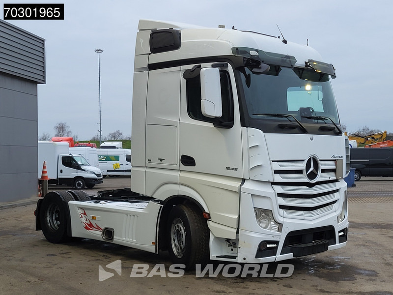 Mercedes-Benz Actros 1842 4X2 StreamSpace 2xTanks - Tracteur routier: photos 3 Mercedes-Benz Actros 1842 4X2 StreamSpace 2xTanks - Tracteur routier: photos 3