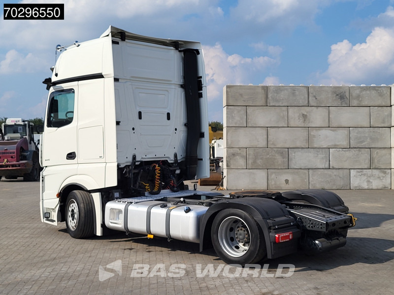 Mercedes-Benz Actros 1845 4X2 GigaSpace Mega Retarder 2x Tanks Standklima Xenon Euro 6 - Tracteur routier: photos 2 Mercedes-Benz Actros 1845 4X2 GigaSpace Mega Retarder 2x Tanks Standklima Xenon Euro 6 - Tracteur routier: photos 2